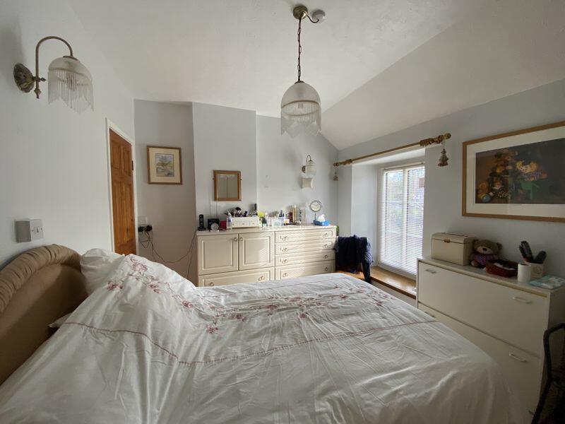 3 bedroom cottage for sale in Thornbury, BS35