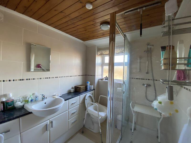 3 bedroom cottage for sale in Thornbury, BS35