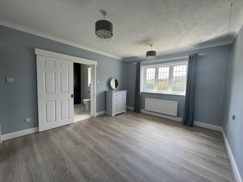 Additional property image - ALVESTON, BRISTOL
