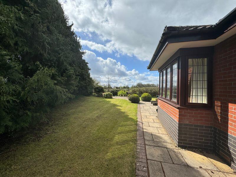Additional property image - ALVESTON, BRISTOL
