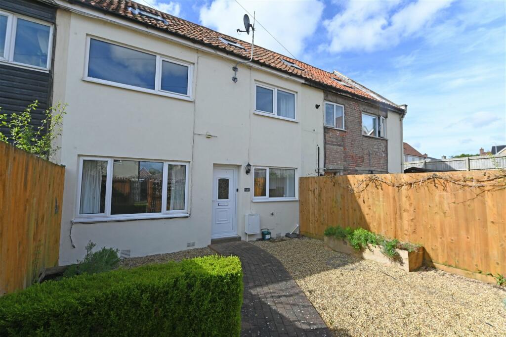 2 bedroom terraced house for sale in Station Road, Framlingham, Suffolk
