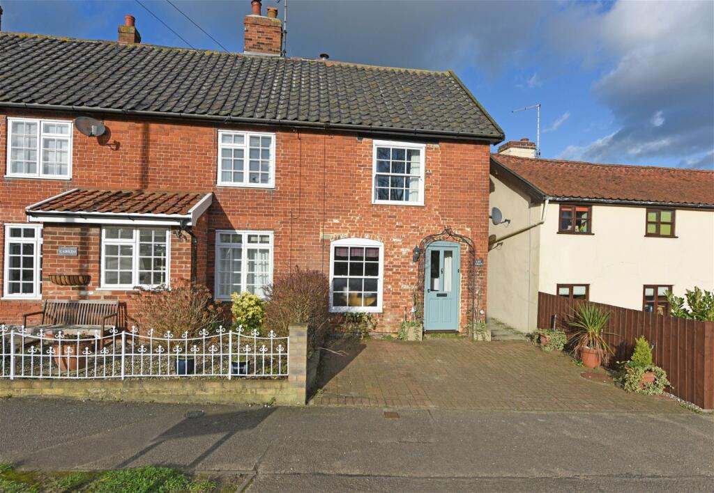 3 bedroom cottage for sale in Dennington, Woodbridge, Suffolk, IP13