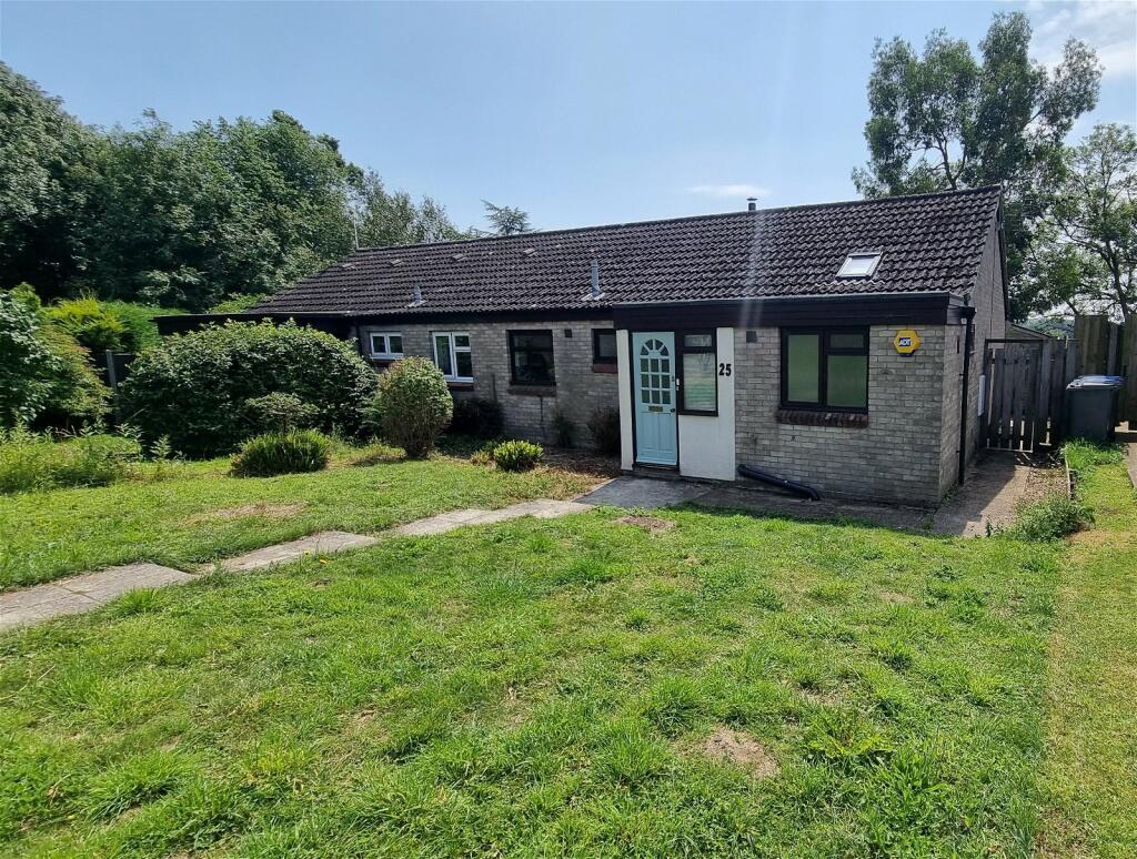 3 bedroom semidetached bungalow for sale in Peasenhall, Saxmundham