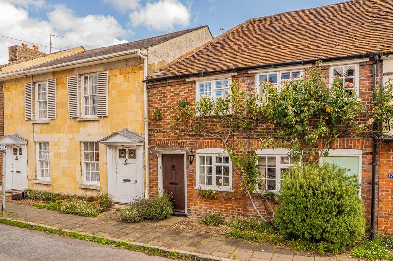 2 bedroom terraced house for sale in St Peter Street, Marlow, SL7