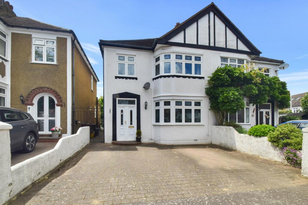 3 bedroom semidetached house for sale in Zetland Avenue, Darland