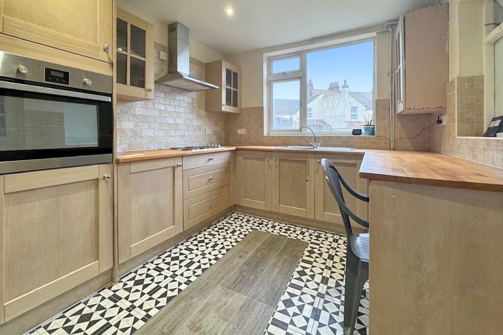 Main image of property: Rosebery Road, Gillingham, ME7