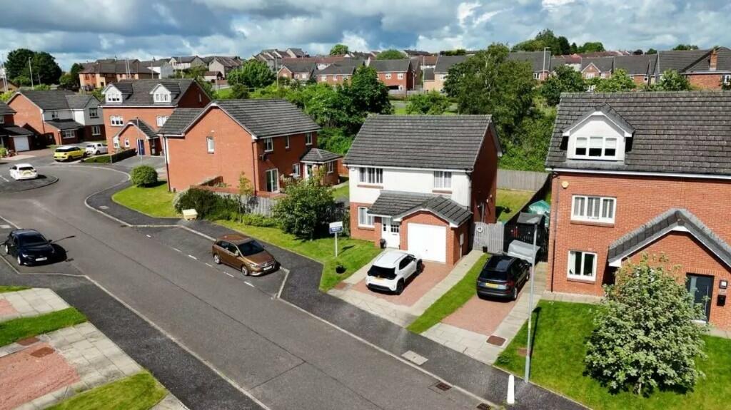 3 bedroom detached house for sale in Gartmore Road, Cairnhill, Airdrie