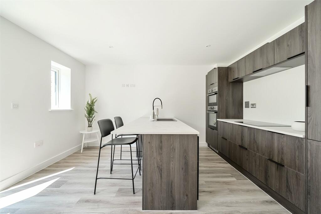 Additional property image - Yew Tree Cottages, The Common, Patchway, Bristol, BS34