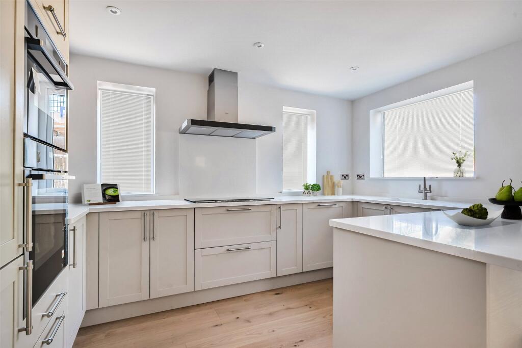 Main image of property: Park Lane Lodge, Clyde Road, Frampton Cotterell, Gloucestershire, BS36