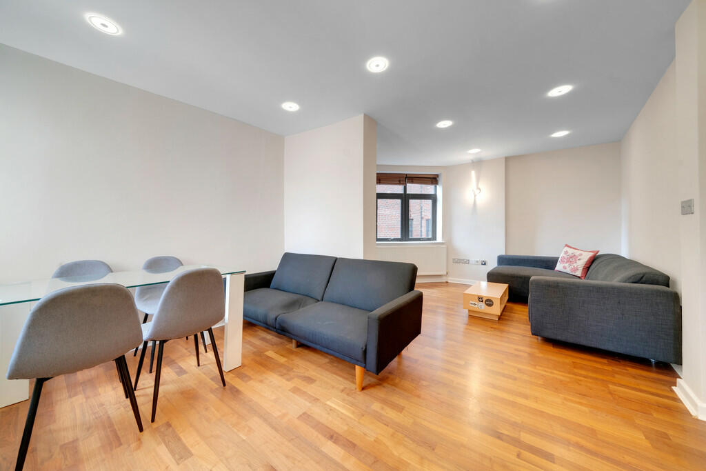 Main image of property: Jacob Mansions, Umberston Street, Whitechapel, London