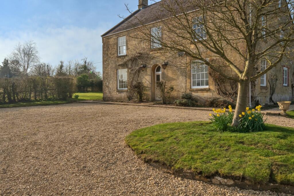 Main image of property: Calne SN11