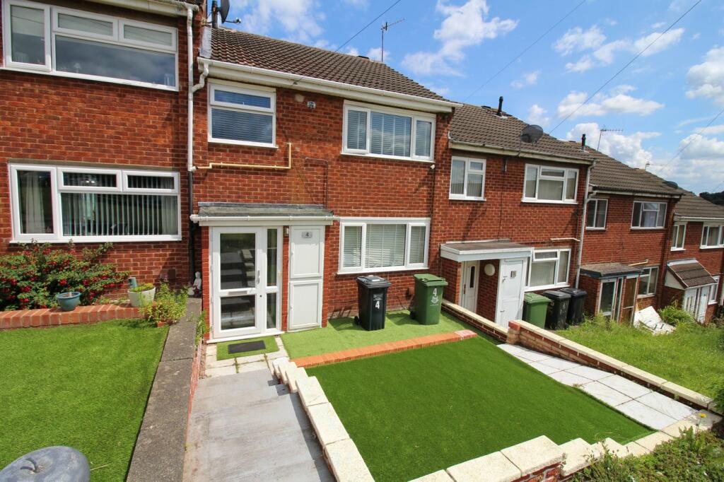3 bedroom terraced house for sale in Keble Close, Worcester, WR4