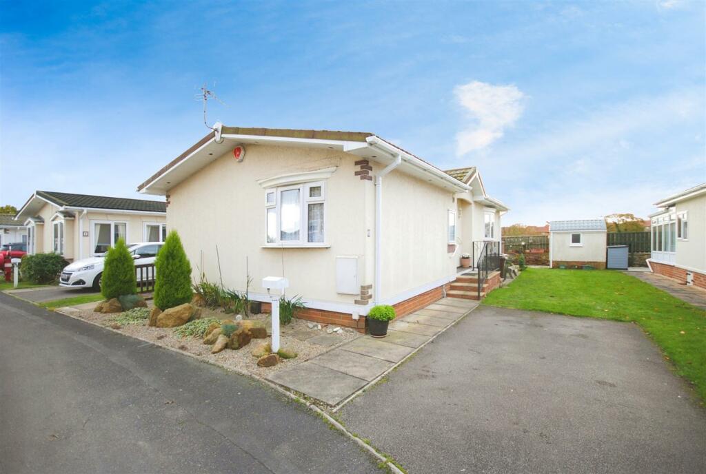 2 bedroom park home for sale in Little Preston Hall Park, Hall Road