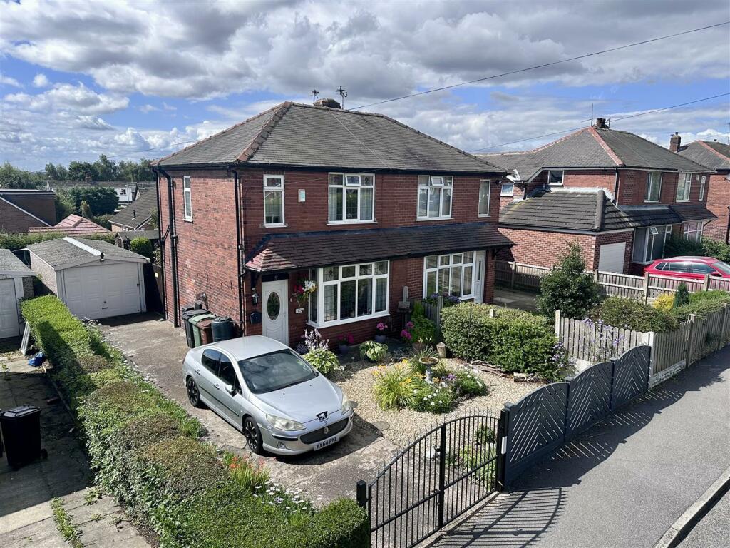 2 bedroom semidetached house for sale in Leeds Road, Allerton Bywater