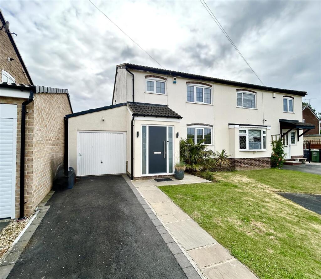 Main image of property: Greenfield Vale, Kippax, Leeds