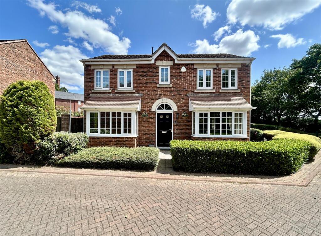 Main image of property: Castle Lodge Gardens, Rothwell, Leeds