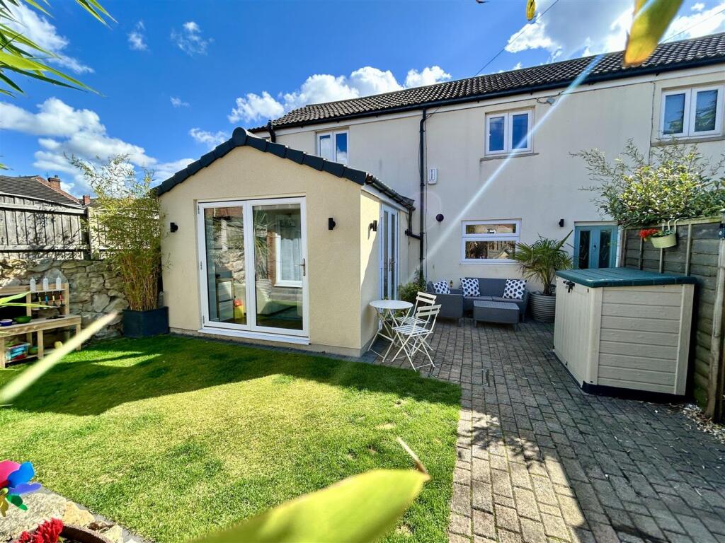 Main image of property: High Street, Kippax, Leeds, LS25