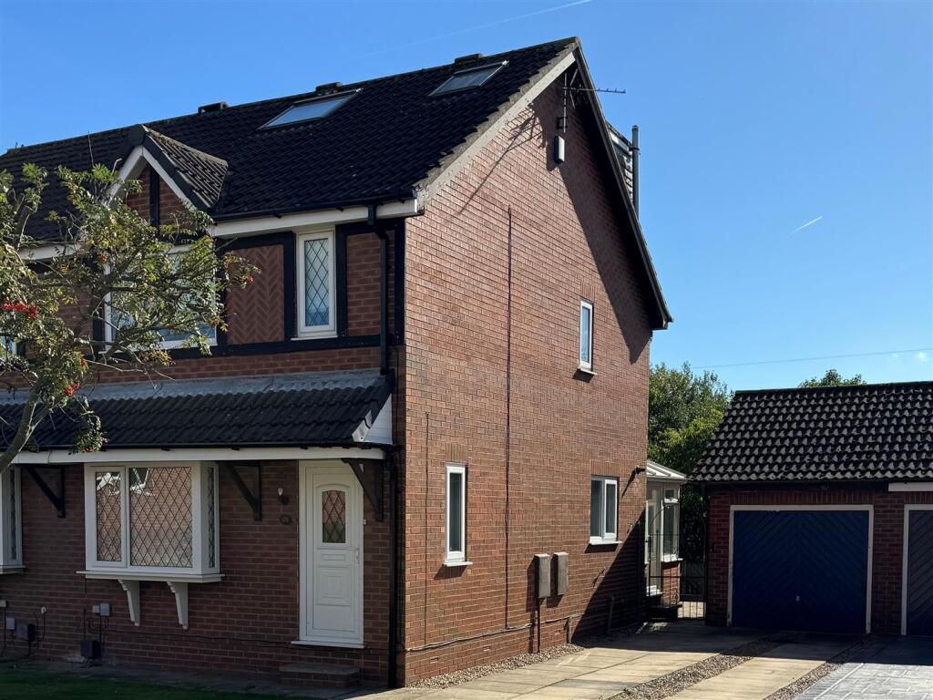 Main image of property: Cromwell Rise, Kippax, Leeds
