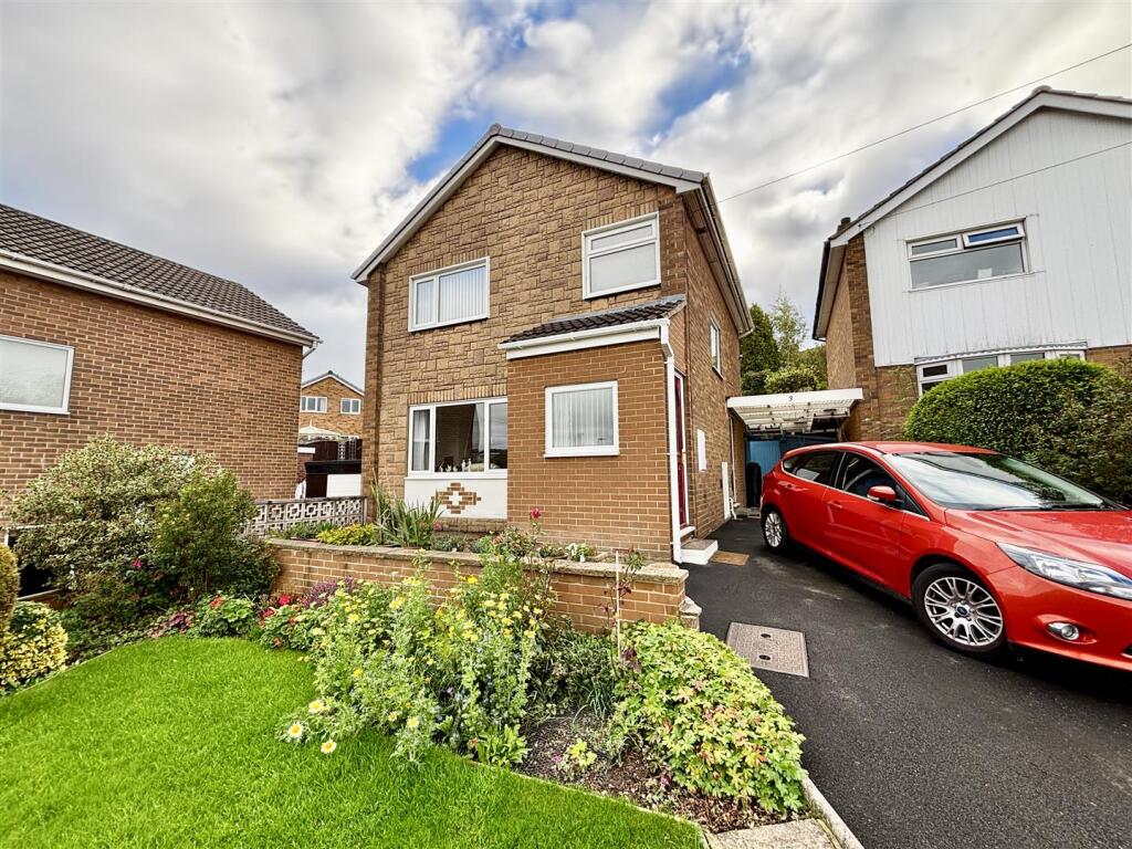 Main image of property: Pondfields Close, Kippax, Leeds