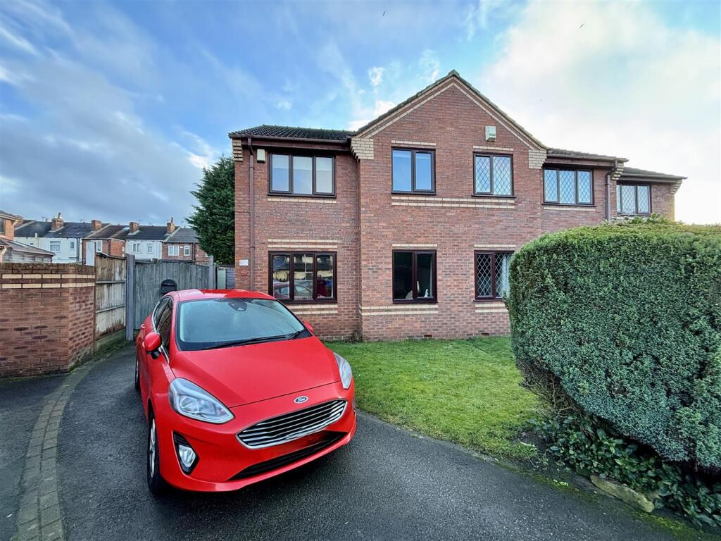 Main image of property: Ash Tree Grove, Kippax, Leeds