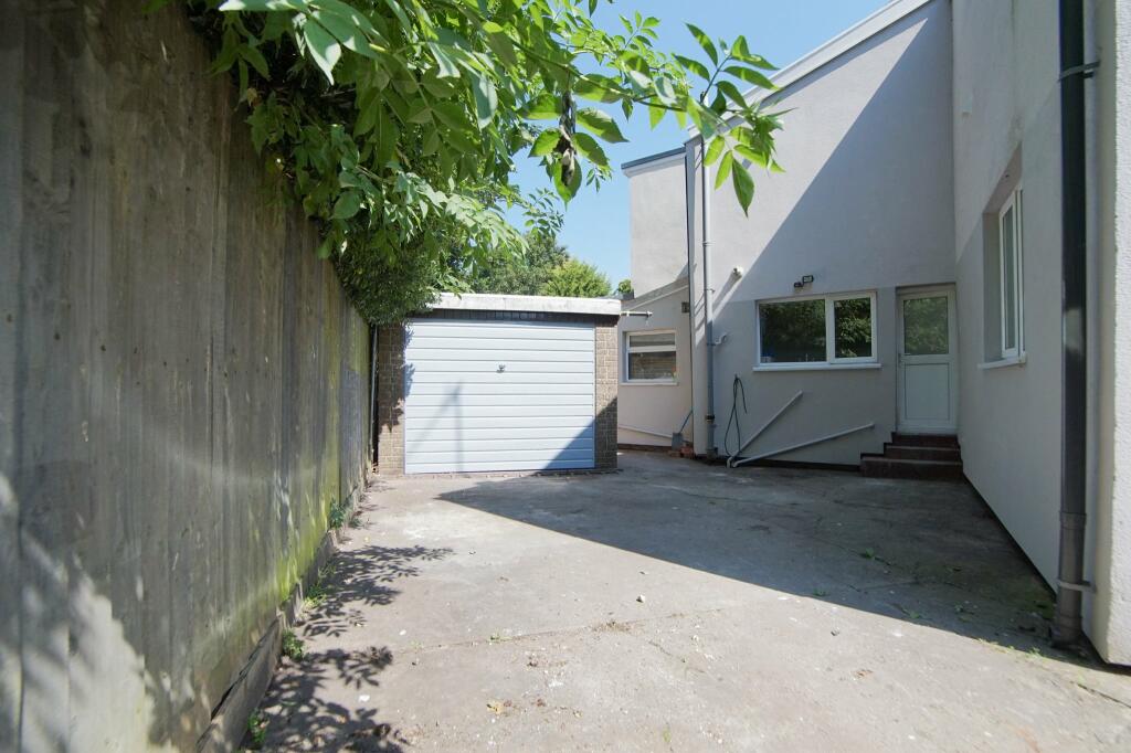 Additional property image - Primrose Lane, Kingswood, Bristol