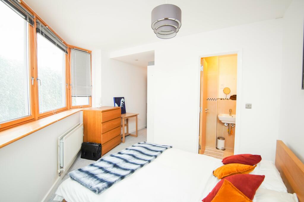 Additional property image - Waverley House, Cathedral Walk, Harbourside