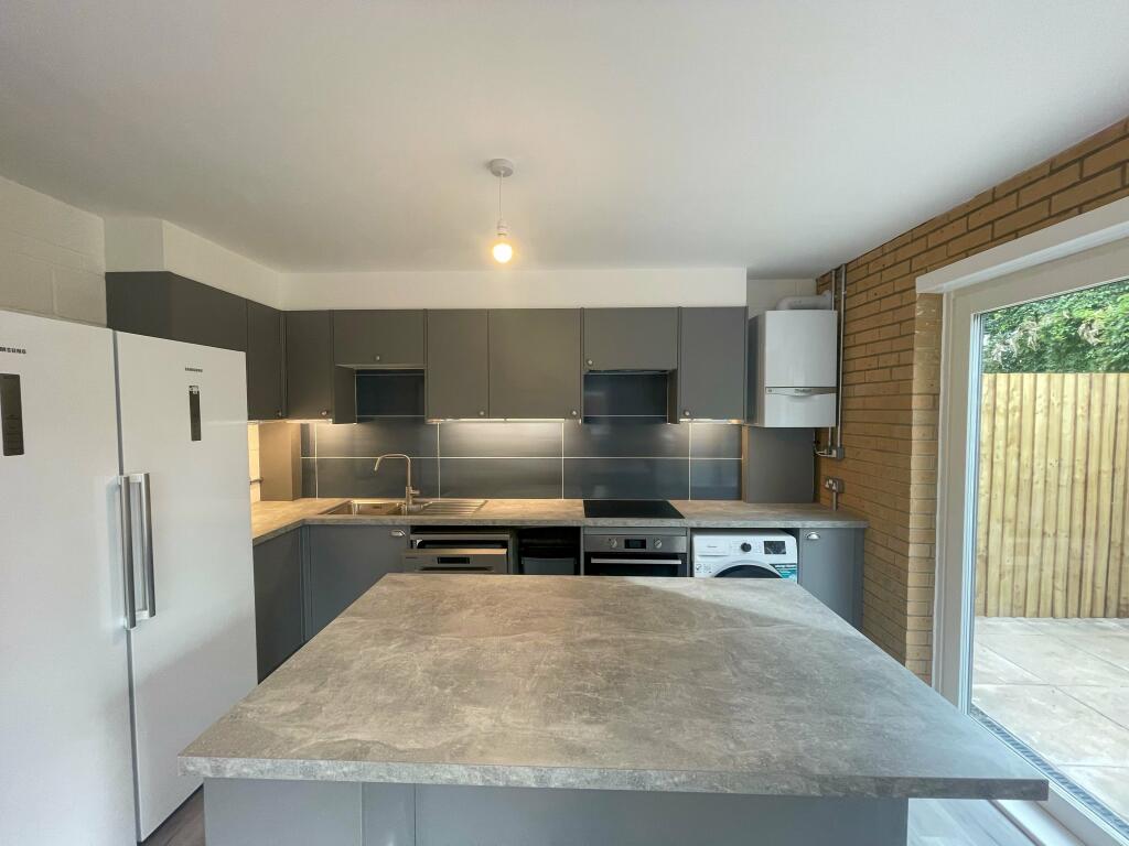 Additional property image - Edgeware Road, Staple Hill, Bristol