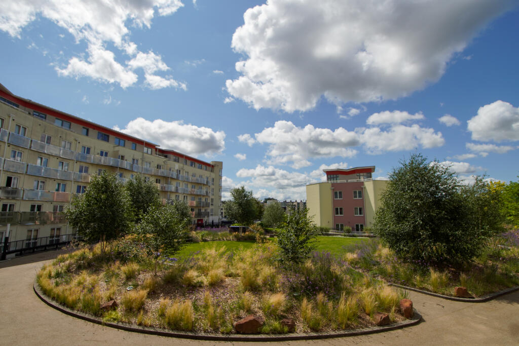 Main image of property: The Crescent, Hannover Quay