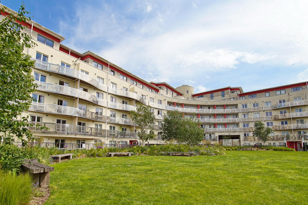 Main image of property: The Crescent, Hannover Quay