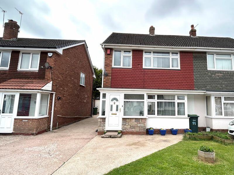 3 bedroom semidetached house for sale in Rayford Drive, West Bromwich, B71