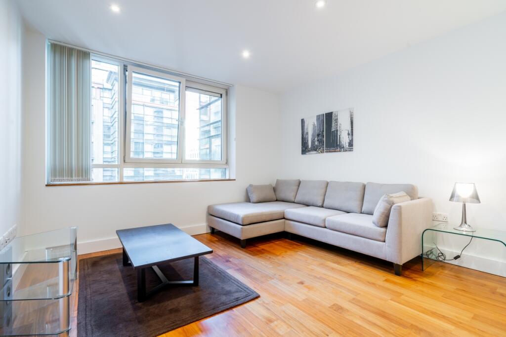 1 bedroom apartment for rent in Peninsula Apartments Praed Street