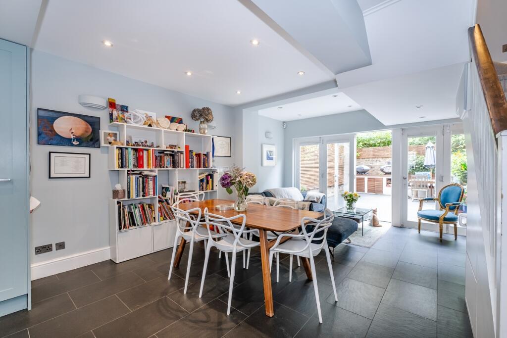 Main image of property: Cambridge Street Pimlico SW1V