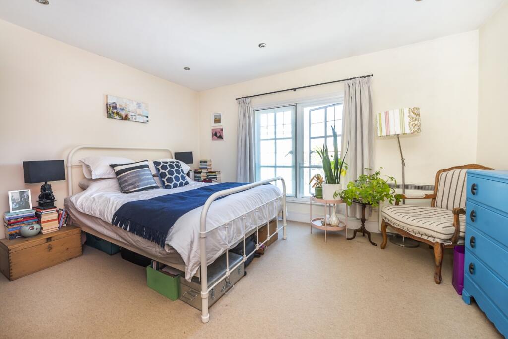 Main image of property: Kew Road, Richmond TW9