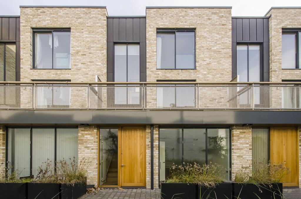 Main image of property: Clapham Park Road London SW4