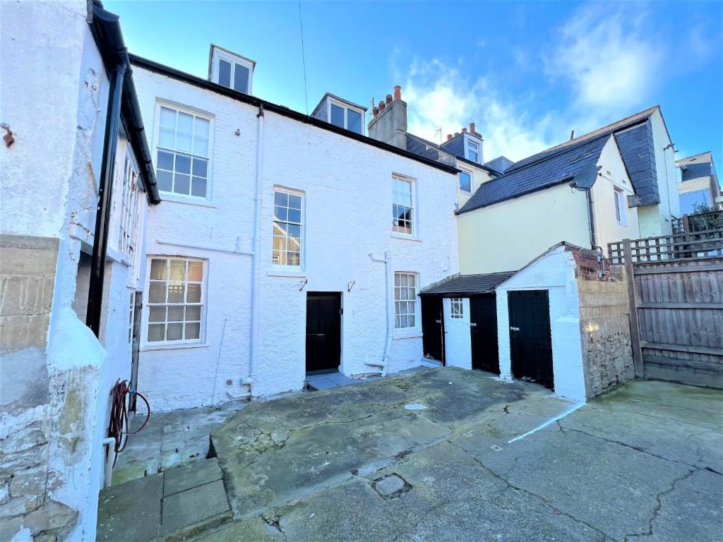 3 bedroom flat for sale in Lennox Street, Weymouth, DT4