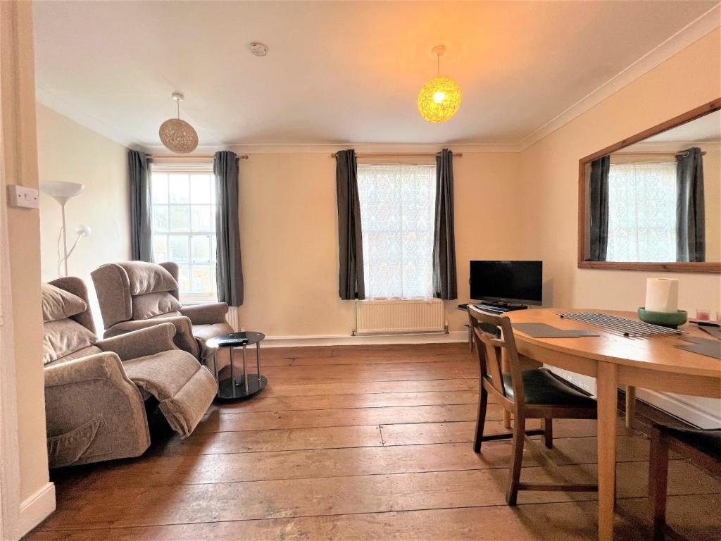 3 bedroom flat for sale in Lennox Street, Weymouth, DT4