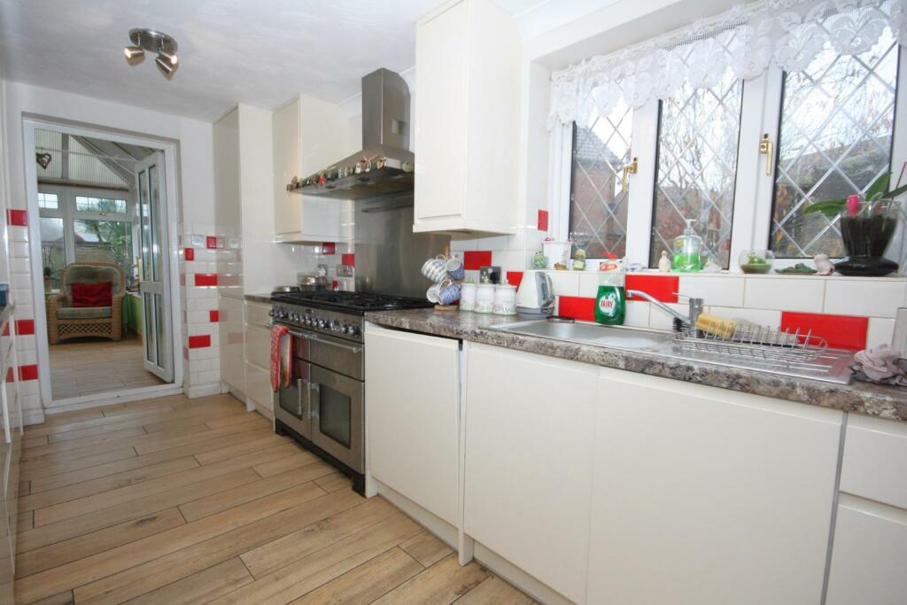 4 bedroom detached house for sale in Aldabrand Close, Chickerell