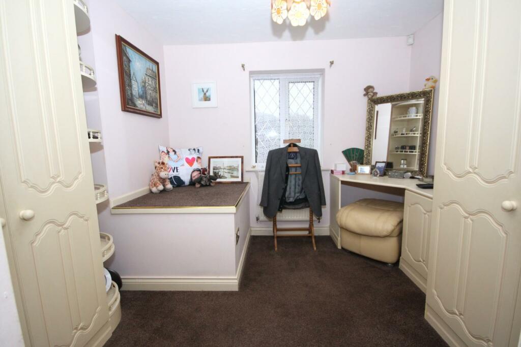 4 bedroom detached house for sale in Aldabrand Close, Chickerell