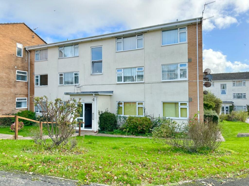 2 bedroom flat for sale in Oakbury Drive, Weymouth, DT3