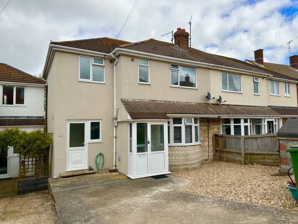 4 bedroom semidetached house for sale in Chickerell Road, Weymouth, DT4
