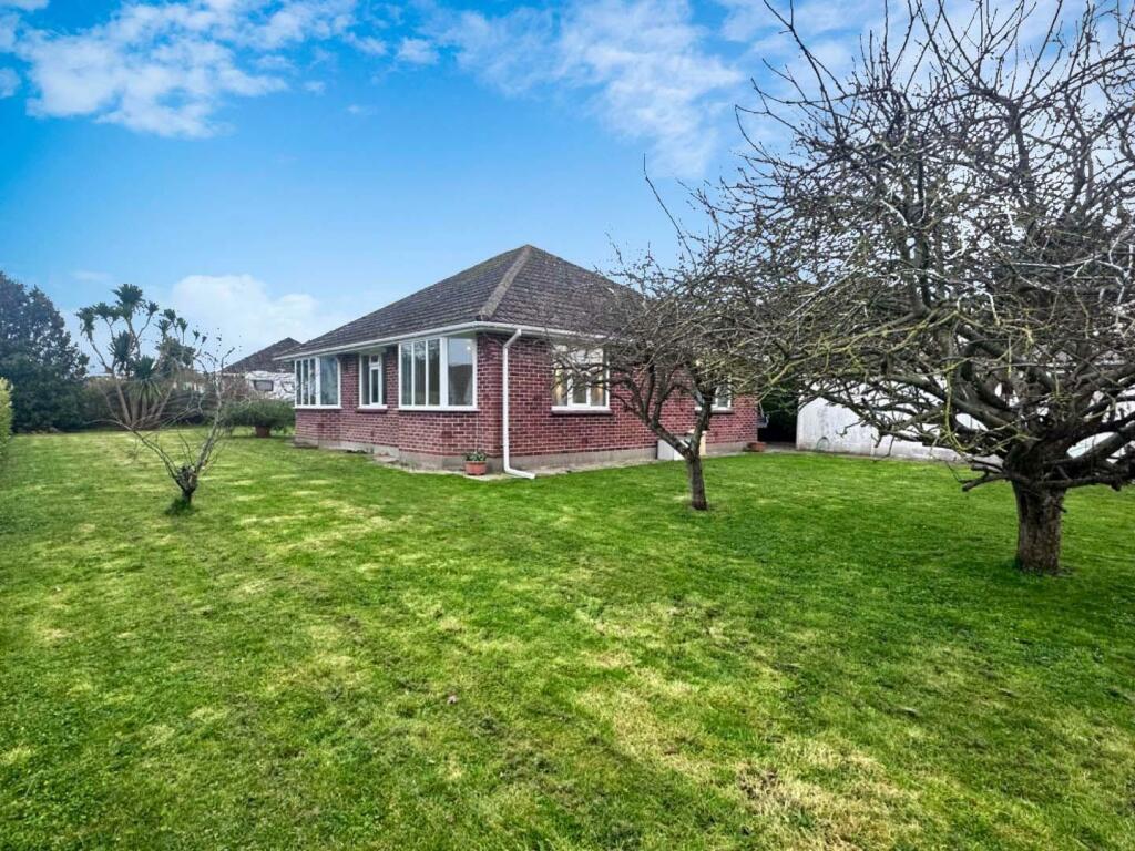 2 bedroom bungalow for sale in Marquis Close, Weymouth, DT4