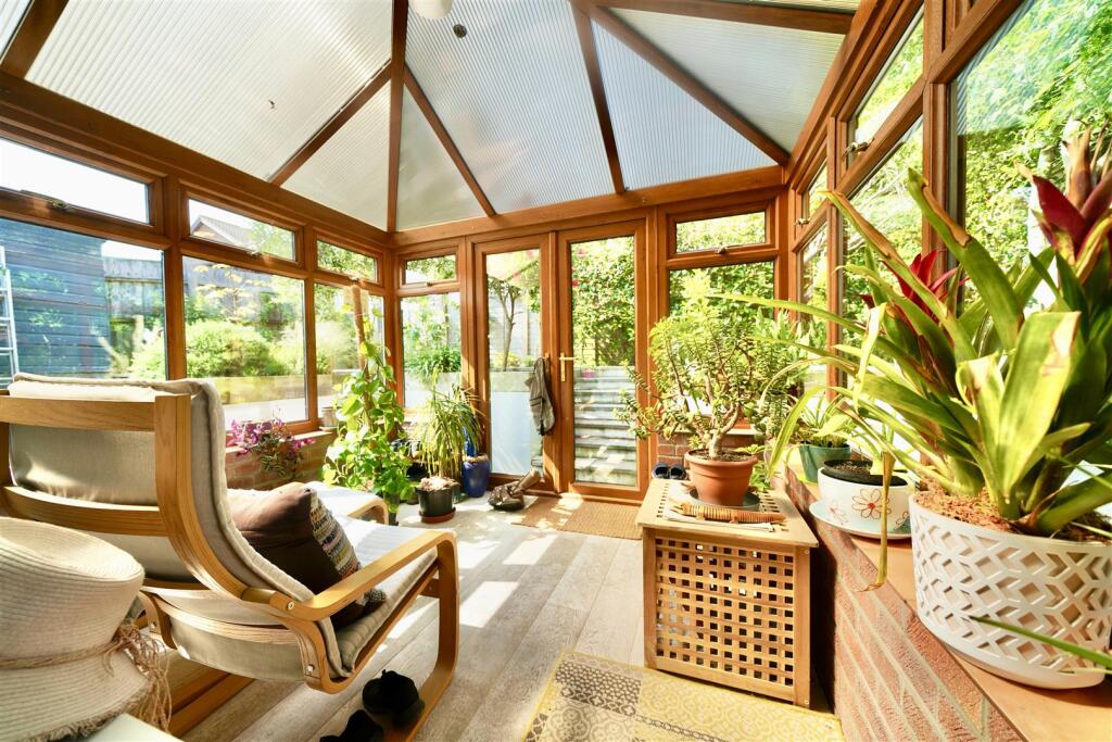 Main image of property: Aldabrand Close, Chickerell, Weymouth