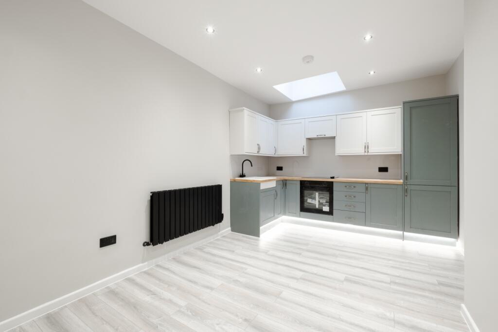 Main image of property: Drayton Park London N5