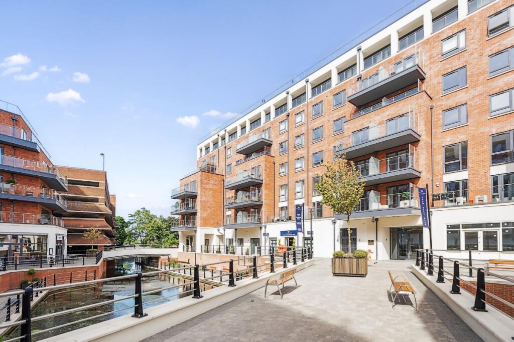 Main image of property: Canal Side Maidenhead SL6