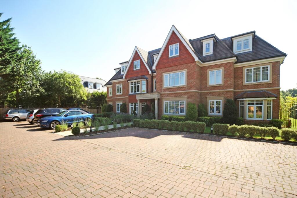 Main image of property: Shoppenhangers Road Maidenhead SL6