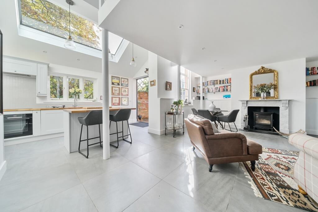 Main image of property: Paley Street Maidenhead SL6
