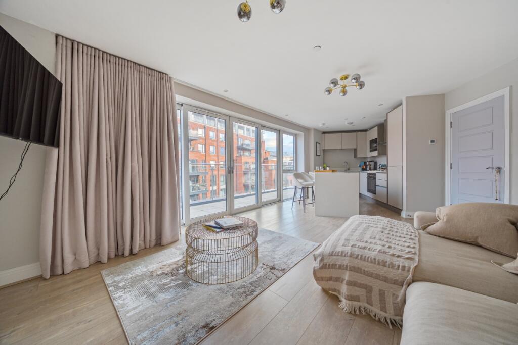 Main image of property: The Colonnade Maidenhead SL6