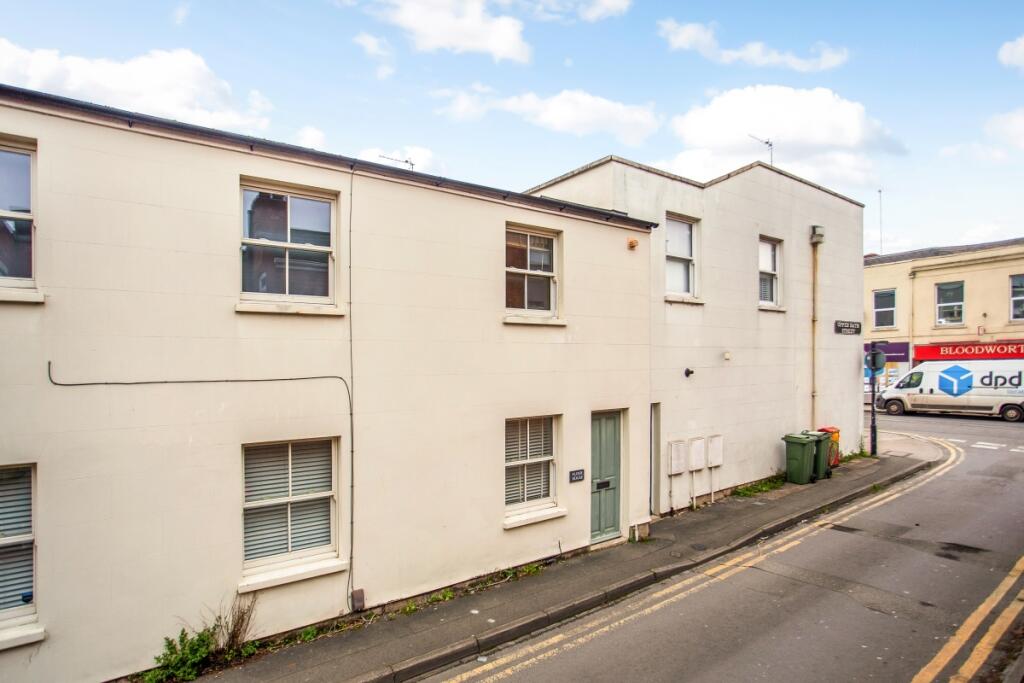 2 bedroom terraced house for rent in Upper Bath Street Cheltenham GL50
