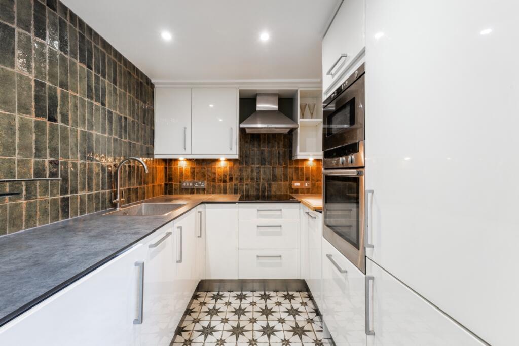 Main image of property: Hobbs Court, Shad Thames, SE1