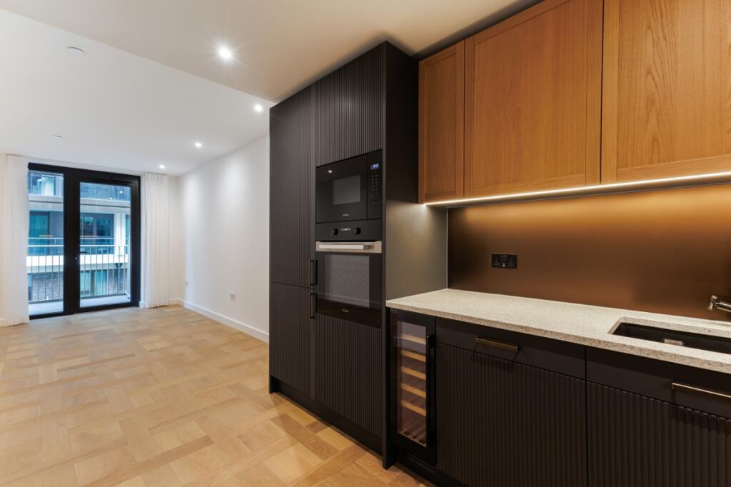Main image of property: Merino Gardens, Wapping, E1W